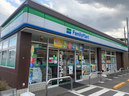 ファミリーマート 田柄二丁目店の画像