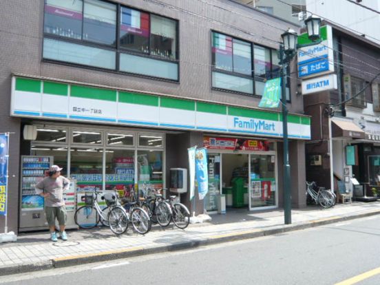 ファミリーマート国立中一丁目店の画像