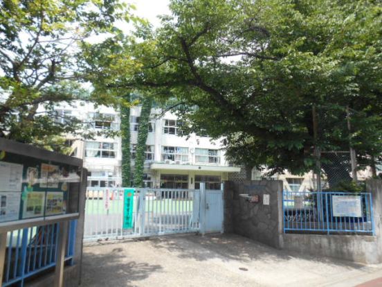 品川区立 芳水小学校の画像