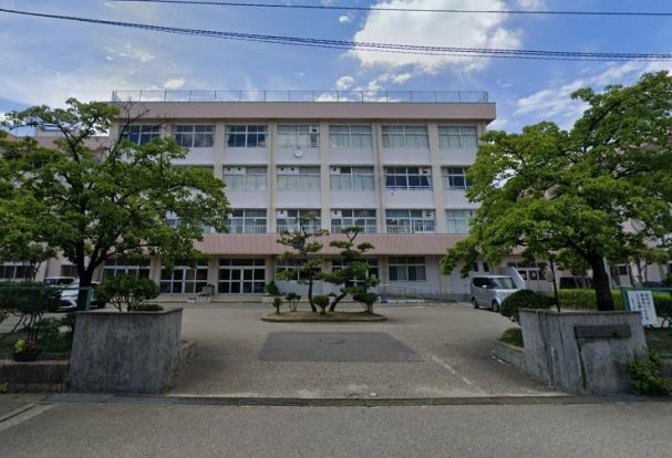 新潟市立桜が丘小学校の画像