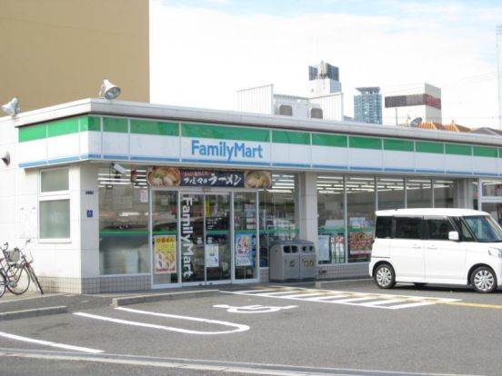 ファミリーマート 桑津一丁目店の画像