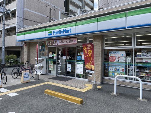 ファミリーマート 城東中央二丁目店の画像