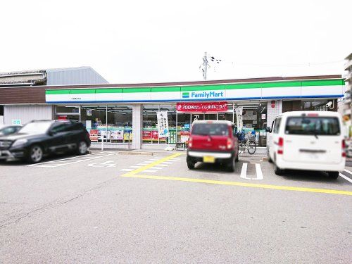 ファミリーマート 伏見舞台町店の画像