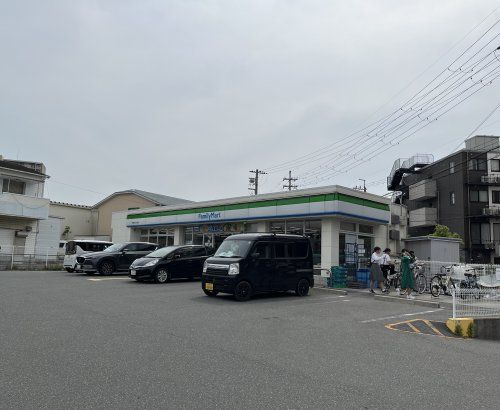 ファミリーマート 寝屋川打上元町店の画像