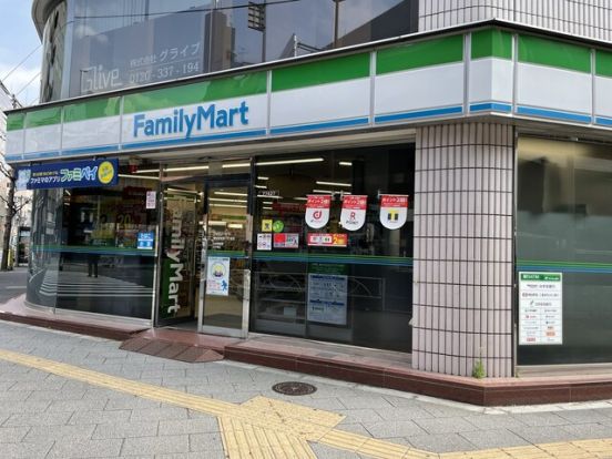 ファミリーマート 神田岩本町一丁目店の画像