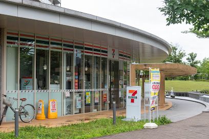 セブンイレブン ブリリア多摩ニュータウン店の画像