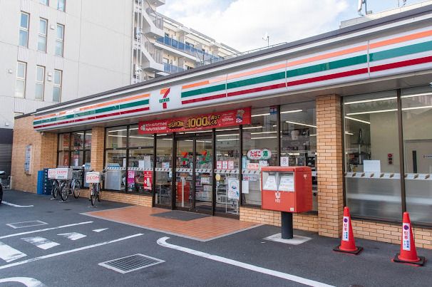 セブンイレブン 東京医科大前店の画像