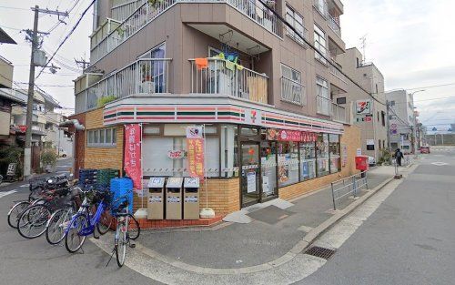 セブンイレブン 大阪十三東1丁目店の画像