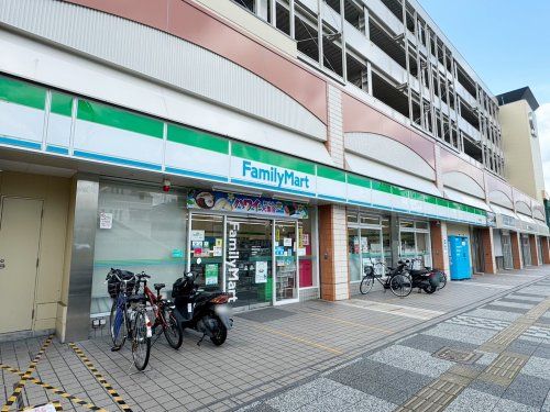 ファミリーマート 長岡京駅前店の画像