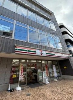 セブン-イレブン 横浜緑台村町店の画像