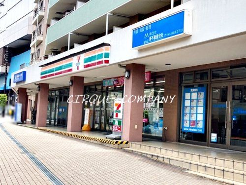 セブンイレブン 横浜上大岡駅前店の画像