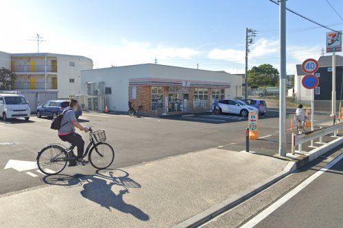 セブンイレブン 横浜鷹野大橋店の画像