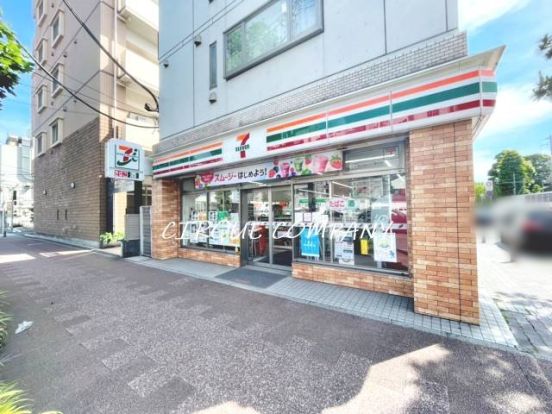 セブンイレブン 横浜東神奈川1丁目店の画像