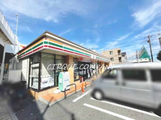 セブンイレブン 横浜神奈川2丁目店の画像