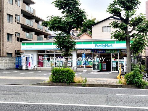 ファミリーマート 三ツ沢上町駅前店の画像