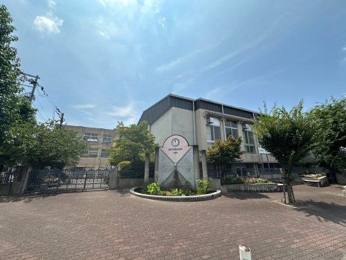 城陽市立久津川小学校の画像