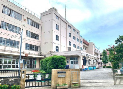 興本扇学園足立区立扇中学校の画像