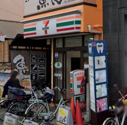 セブンイレブン 阪急塚口駅北店の画像