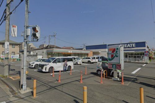 セブンイレブン 横浜森の台店の画像