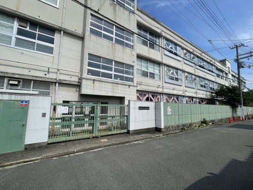 東大阪市立上小阪小学校の画像