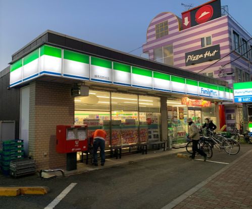 ファミリーマート 練馬高野台店の画像