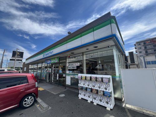 ファミリーマート 豊中インター南店の画像