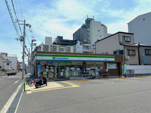 ファミリーマート 尼崎東難波町店の画像