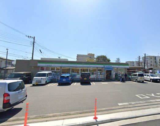 ファミリーマート 横浜上飯田団地店の画像