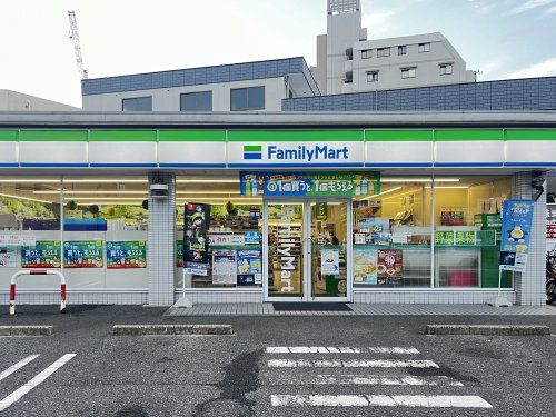 ファミリーマート 城西三丁目店の画像