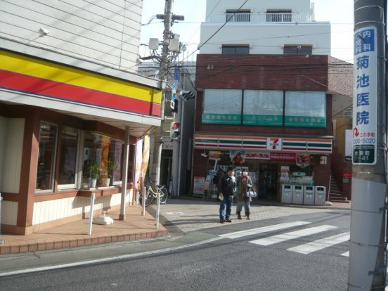 セブンイレブン調布仙川駅南店の画像