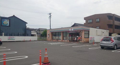 セブンイレブン 小牧藤島町店の画像