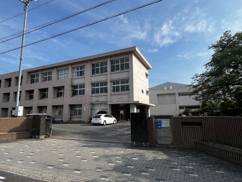 江南市立布袋中学校の画像