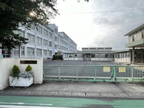 江南市立古知野東小学校の画像