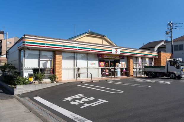 セブンイレブン 足立六木店の画像