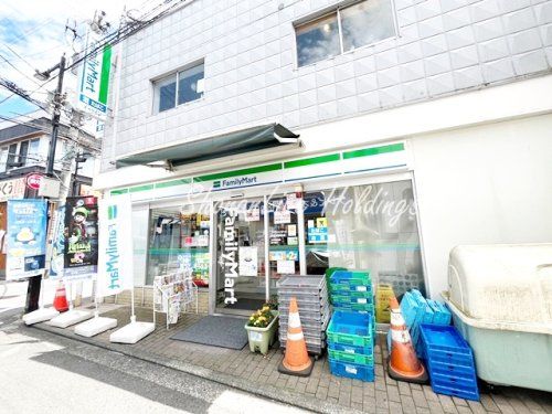 ファミリーマート　妙蓮寺駅前店の画像