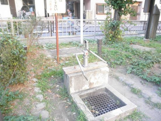 神明都電車庫跡公園の画像