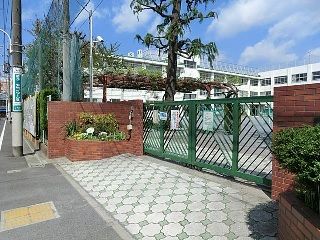 中野区立 上高田小学校の画像