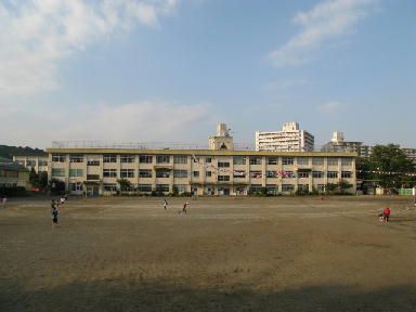 八王子市立浅川中学校の画像