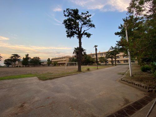 千葉市立園生小学校の画像