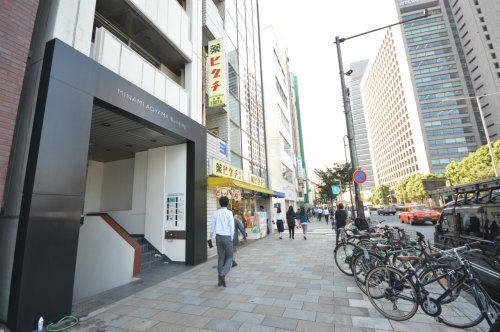 薬のヒグチ 外苑前店の画像