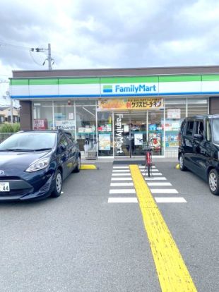 ファミリーマート 寝屋川石津南町店の画像