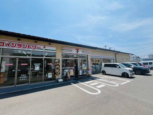 セブンイレブン 伏見桃山南口店の画像