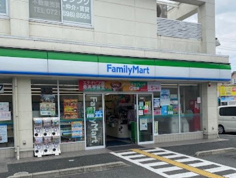 ファミリーマート関西外大前店の画像