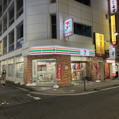 セブンイレブン 横浜豊岡町中央店の画像