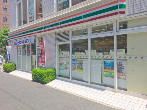 セブンイレブン 横浜羽衣町2丁目店の画像