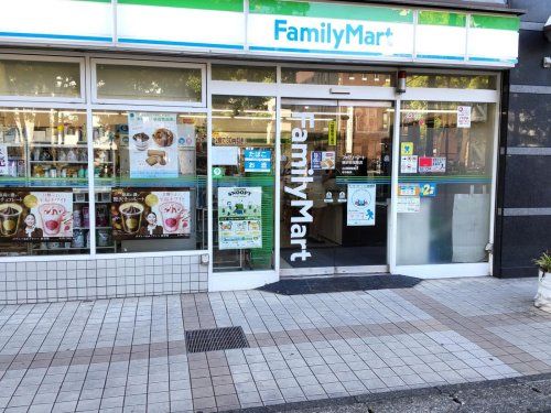 ファミリーマート 横浜弥生町店の画像