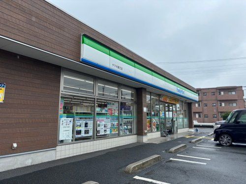 ファミリーマートヤマキ東方店の画像