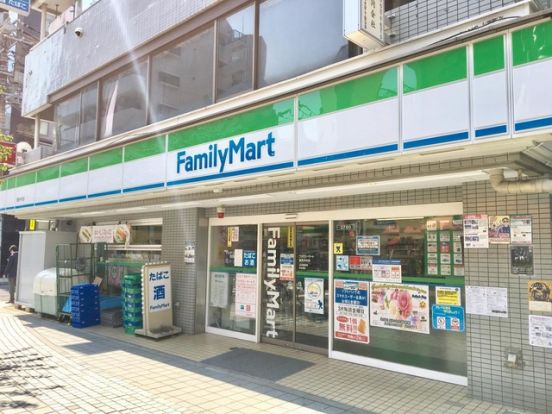 ファミリーマート 鶴見中央店の画像