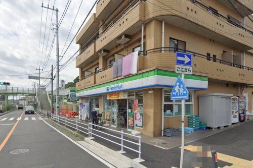 ファミリーマート 花月総持寺駅前店の画像