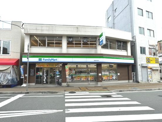 ファミリーマート 鈴蘭台駅前店の画像